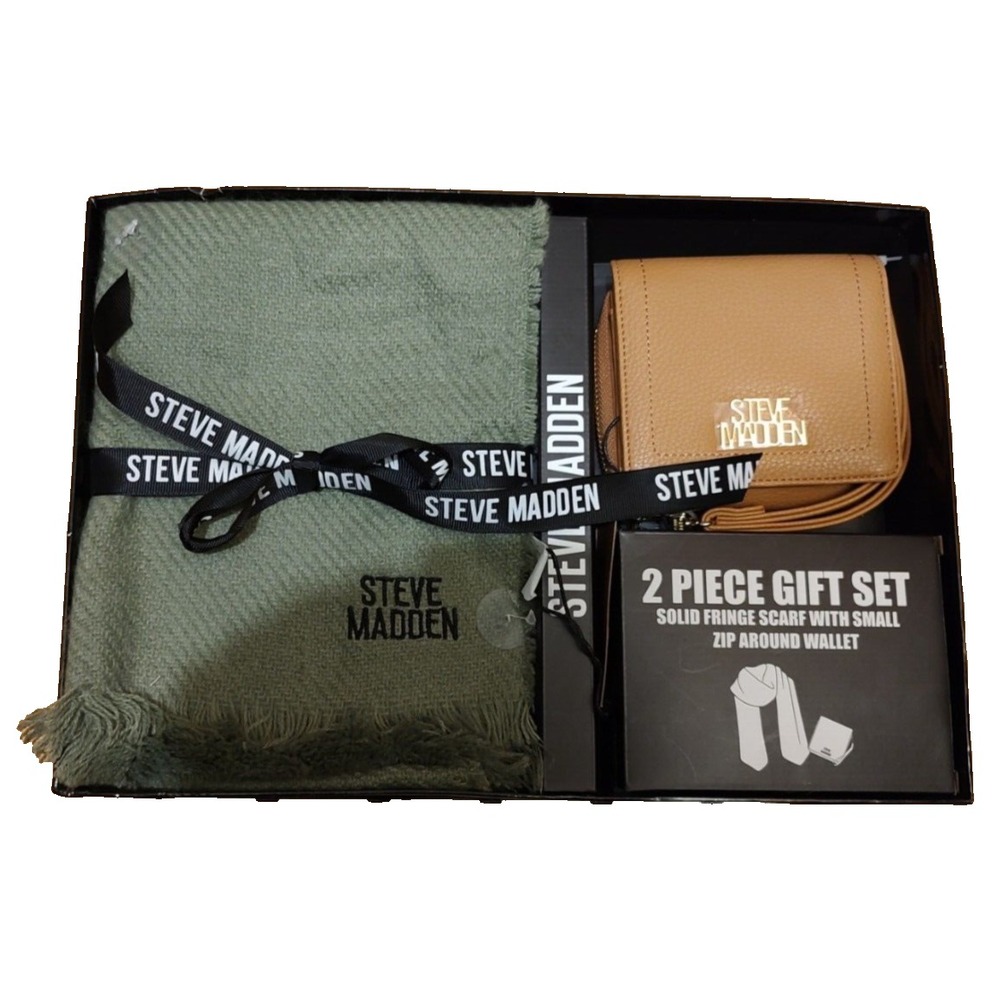 NEW STEVE MADDEN Green Fringe Scarf & Small Wallet/wristlet Gift Set NIB